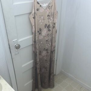 Floral Sleeveless Maxi Dress - Cream and Pink
